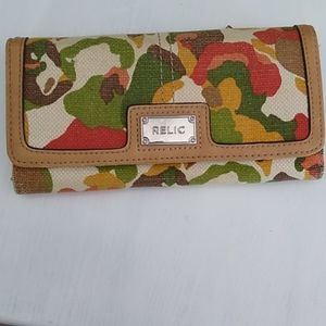 Relic canvas trifold wallet